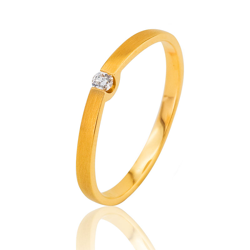 Pierścionek z diamentem