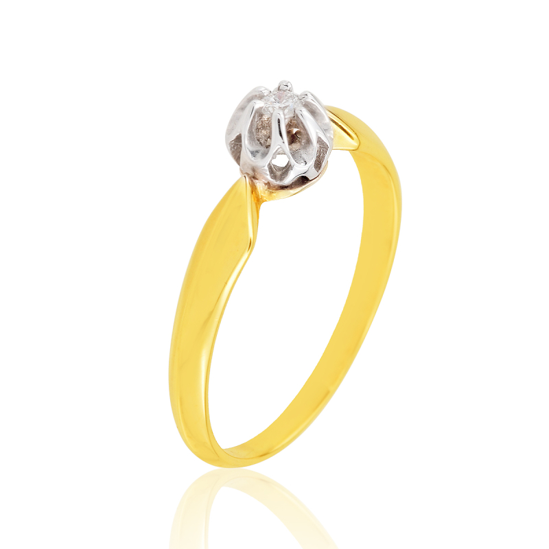 Pierścionek z brylantem