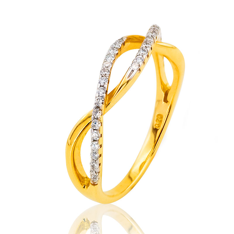 Pierścionek z diamentami