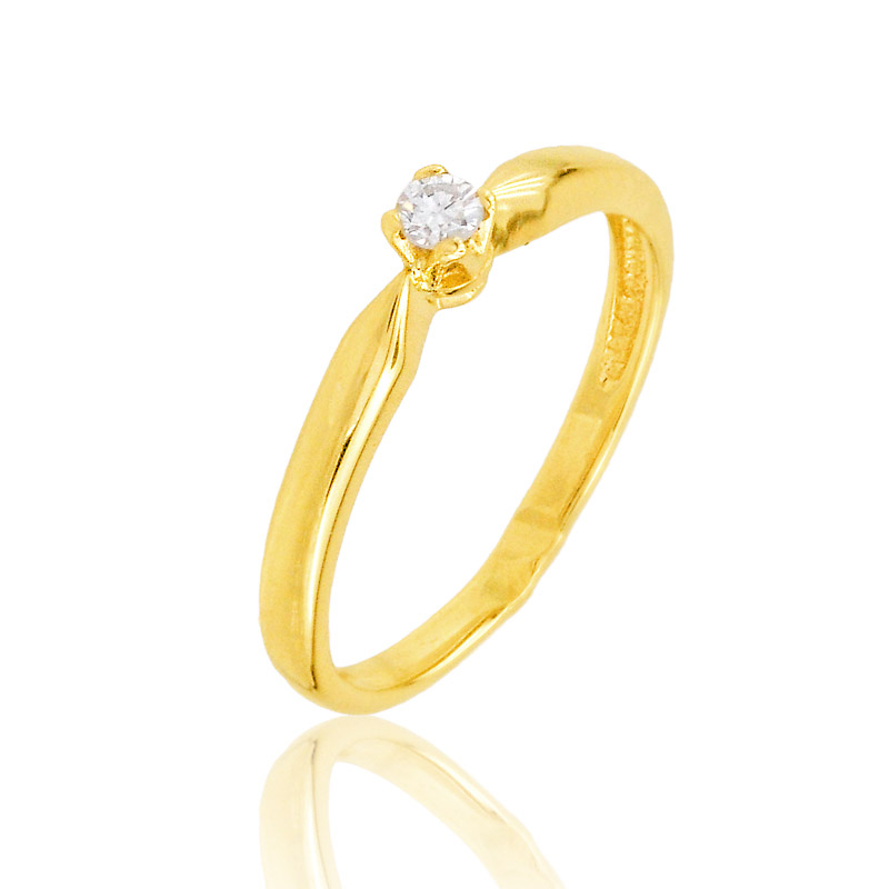 Pierścionek z diamentem