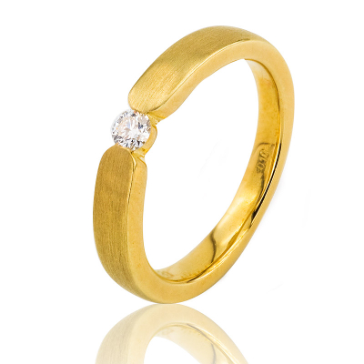 Pierścionek z diamentem