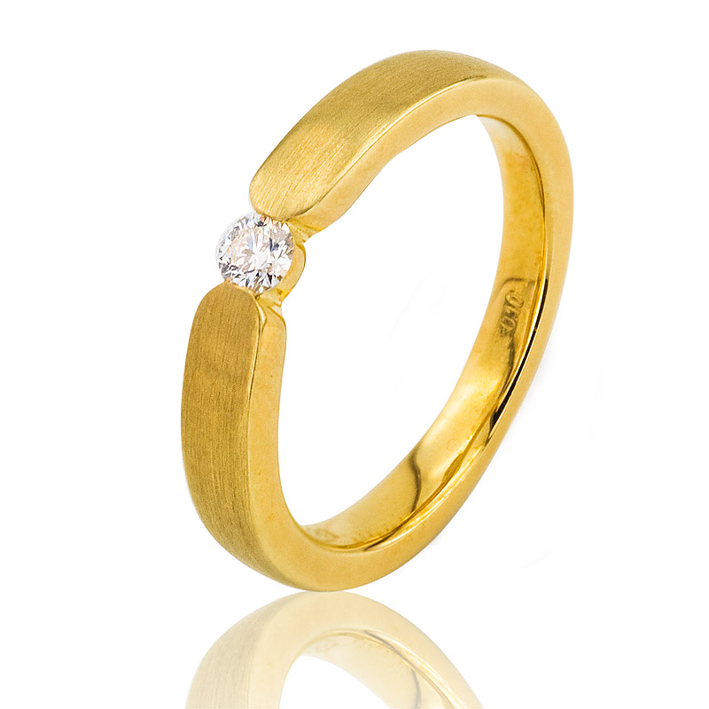 Pierścionek z diamentem