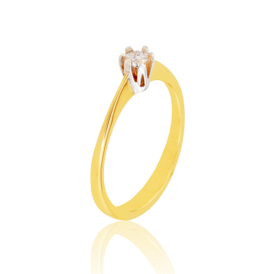 Pierścionek z brylantem