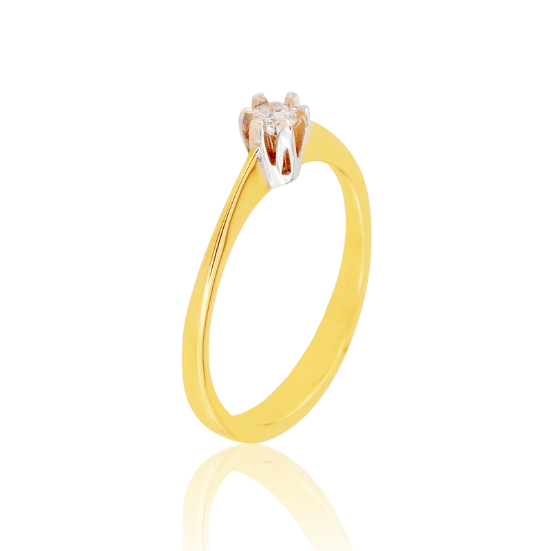 Pierścionek z brylantem